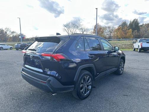 2022 Toyota RAV4 Hybrid XLE Premium