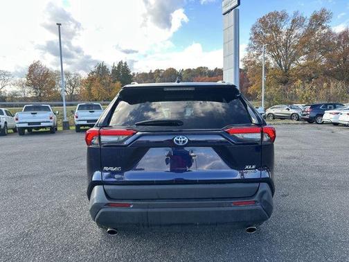 2022 Toyota RAV4 Hybrid XLE Premium