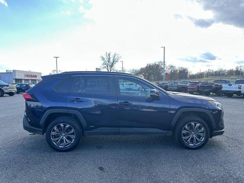 2022 Toyota RAV4 Hybrid XLE Premium