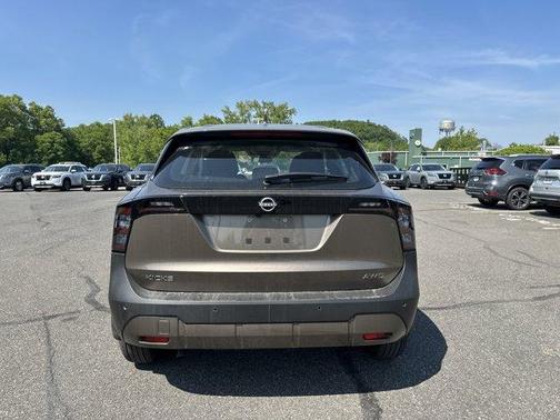 2025 Nissan Kicks S