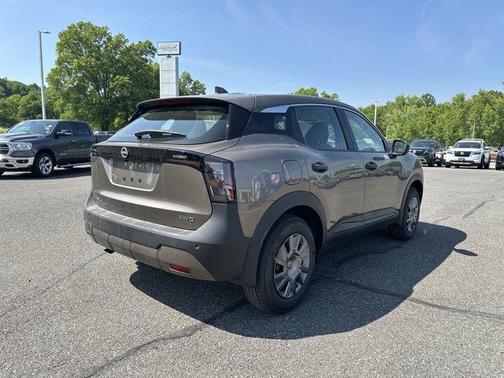 2025 Nissan Kicks S