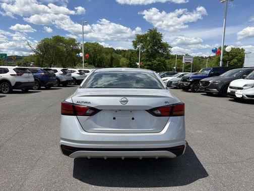Brilliant Silver Metallic 2024 Nissan Altima 2.5 SV