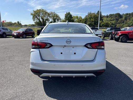 2023 Nissan Versa 1.6 SV