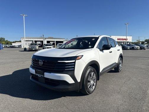 2025 Nissan Kicks S