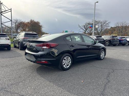 2020 Hyundai ELANTRA SE