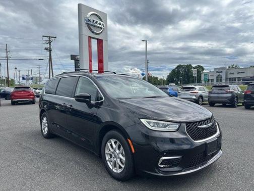 2022 Chrysler Pacifica Touring-L