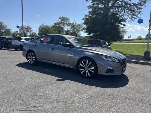 2022 Nissan Altima 2.5 SR