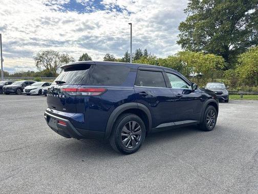 2022 Nissan Pathfinder S