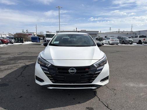 Aspen White 2025 Nissan Versa 1.6 SR