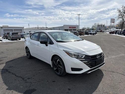 Aspen White 2025 Nissan Versa 1.6 SR