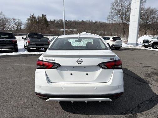 Aspen White 2025 Nissan Versa 1.6 SR