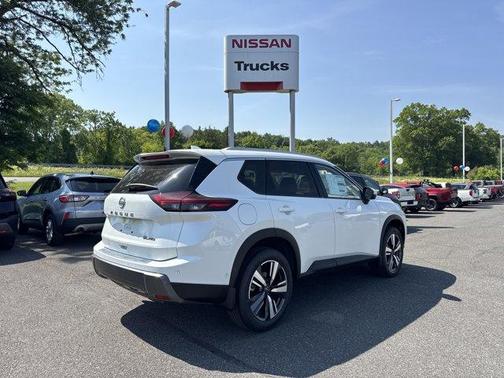 2025 Nissan Rogue SL
