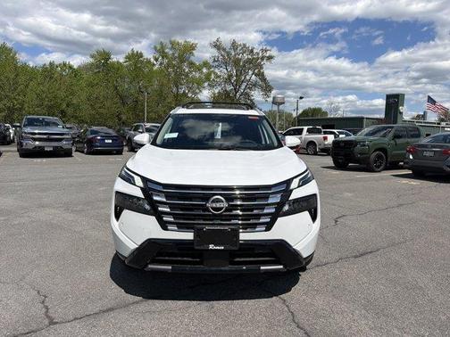 Everest White P 2026 Nissan Rogue Platinum