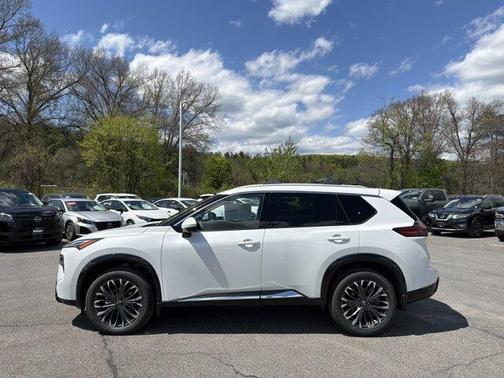 Everest White P 2026 Nissan Rogue Platinum