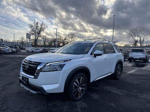 2025 Nissan Pathfinder Platinum