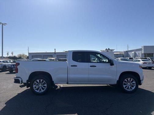 Summit White 2019 Chevrolet Silverado 1500 Custom