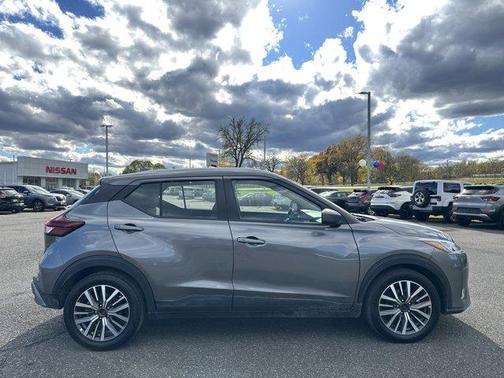 2021 Nissan Kicks SV