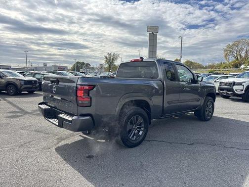 2025 Nissan Frontier SV
