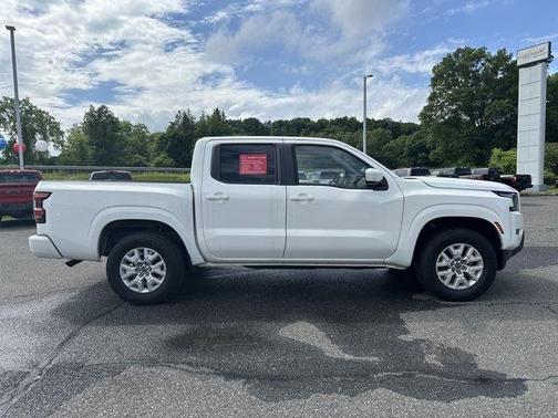 2022 Nissan Frontier SV