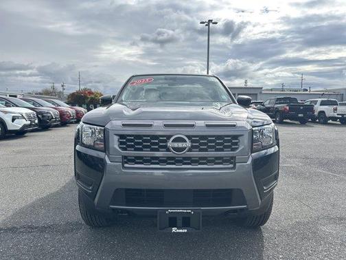 2025 Nissan Frontier SV