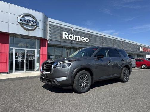 2025 Nissan Pathfinder S