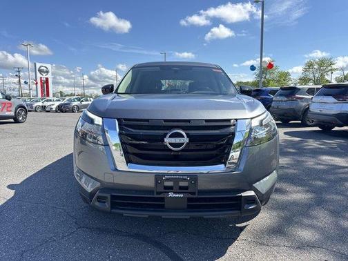 2025 Nissan Pathfinder S