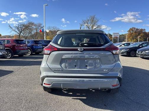 2022 Nissan Kicks SV