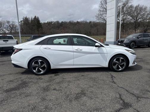 2022 Hyundai ELANTRA HEV Limited
