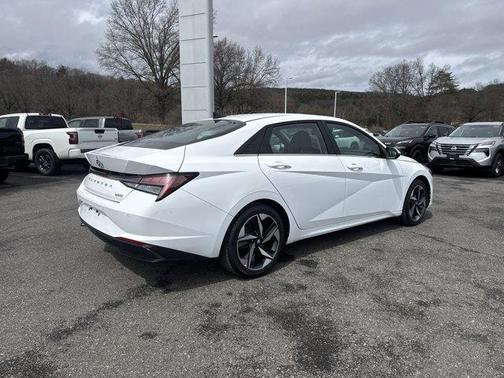 2022 Hyundai ELANTRA HEV Limited