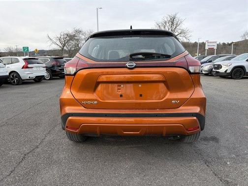 2022 Nissan Kicks SV