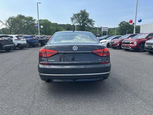 2016 Volkswagen Passat 1.8T R-Line
