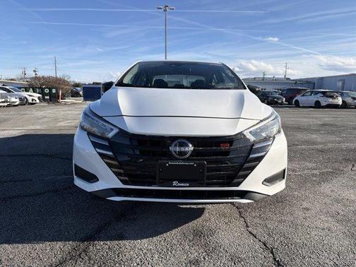 Aspen White 2025 Nissan Versa 1.6 SR