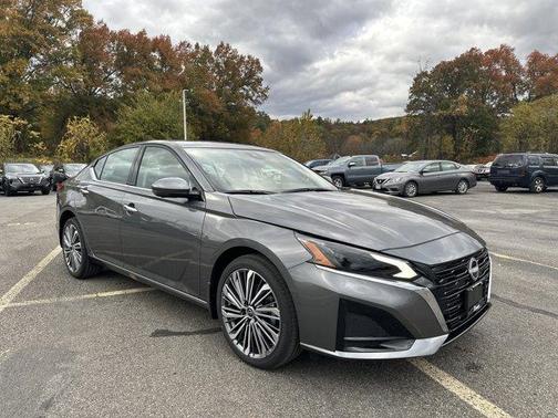 2025 Nissan Altima SL