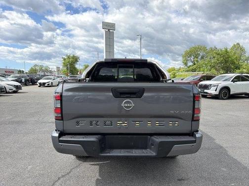 Gun Metallic 2022 Nissan Frontier SV