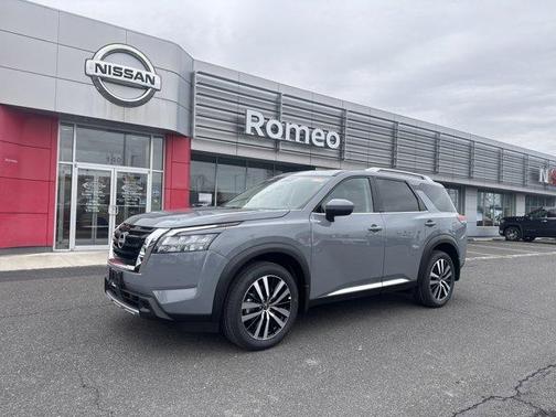 2025 Nissan Pathfinder Platinum