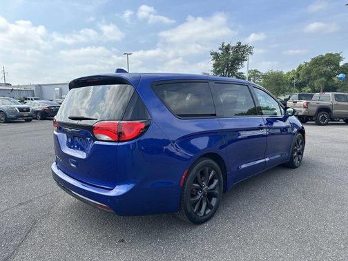 2019 Chrysler Pacifica Touring Plus