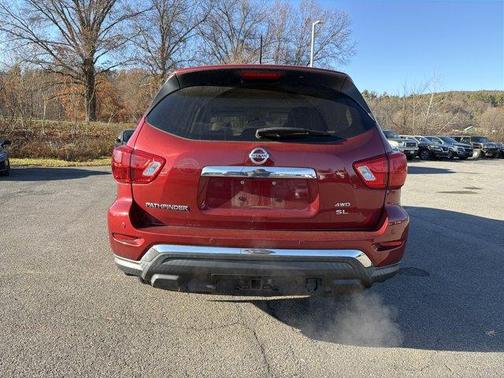 2017 Nissan Pathfinder SL