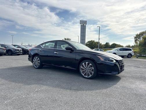 2025 Nissan Altima SL