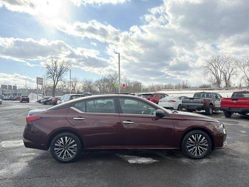 2025 Nissan Altima SV