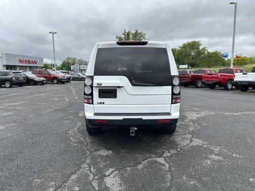 2016 Land Rover LR4 Base