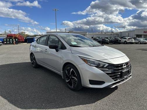 2025 Nissan Versa 1.6 SR