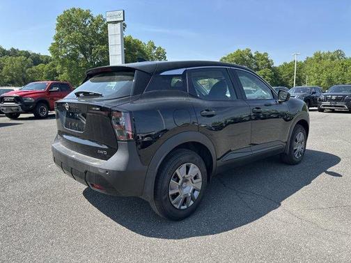 2025 Nissan Kicks S