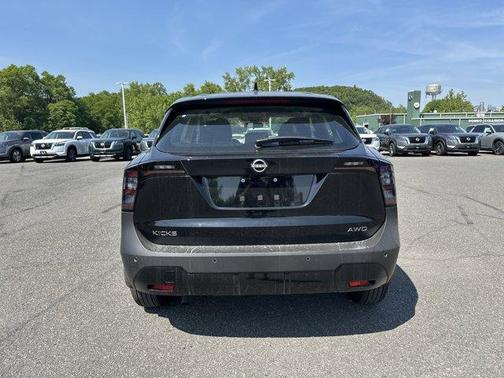 2025 Nissan Kicks S