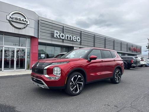 2023 Mitsubishi Outlander SE