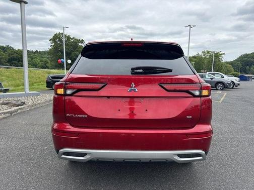 2023 Mitsubishi Outlander SE