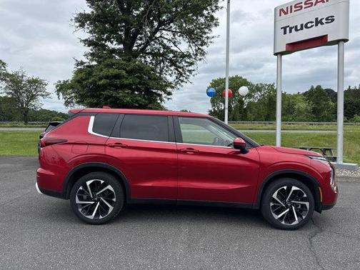 2023 Mitsubishi Outlander SE