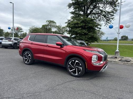 2023 Mitsubishi Outlander SE