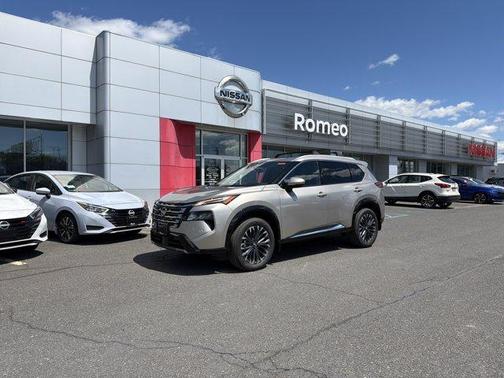Champagne Silve 2026 Nissan Rogue Platinum