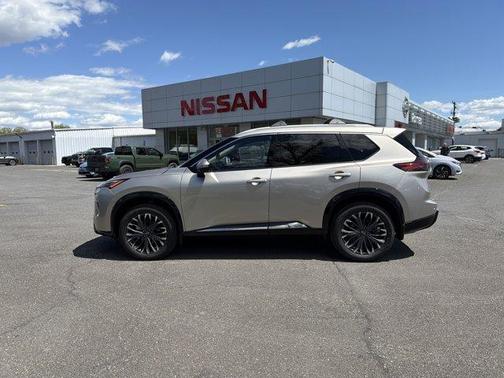 Champagne Silve 2026 Nissan Rogue Platinum