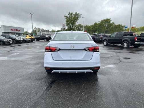 2024 Nissan Versa 1.6 SV